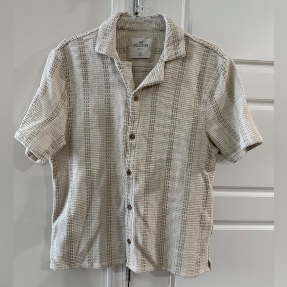 Hollister Other - Hollister Men's Boxy Fit Short-Sleeve Textured Cream Beige Shirt XS